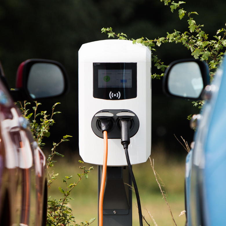 22 kW Wallbox Dual met twee laadpunten voor gelijktijdig laden van meerdere elektrische voertuigen